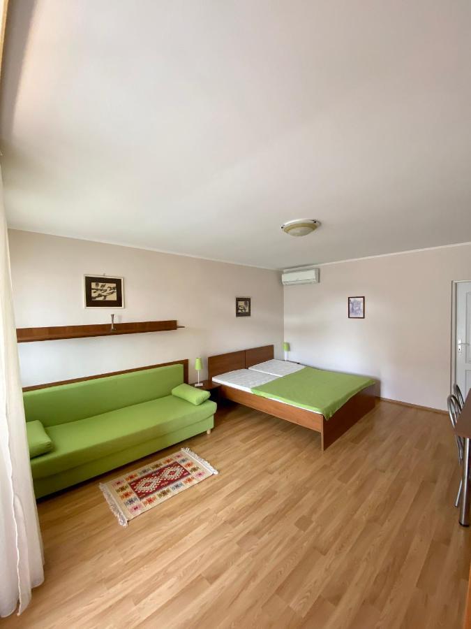 Apartmanovy Dom Flora Veľký Meder Bagian luar foto