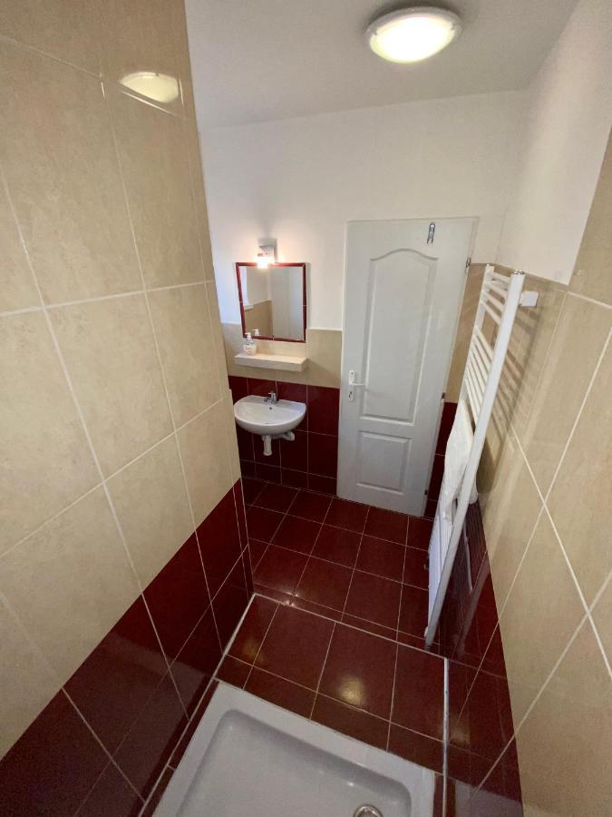 Apartmanovy Dom Flora Veľký Meder Bagian luar foto
