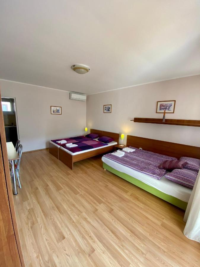 Apartmanovy Dom Flora Veľký Meder Bagian luar foto